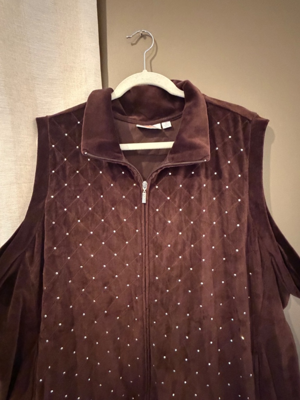 Quacker Factory Brown Velour Quilted Rhinestone Zip Up Vest Sleeveless, Size 3X - Picture 2 of 13